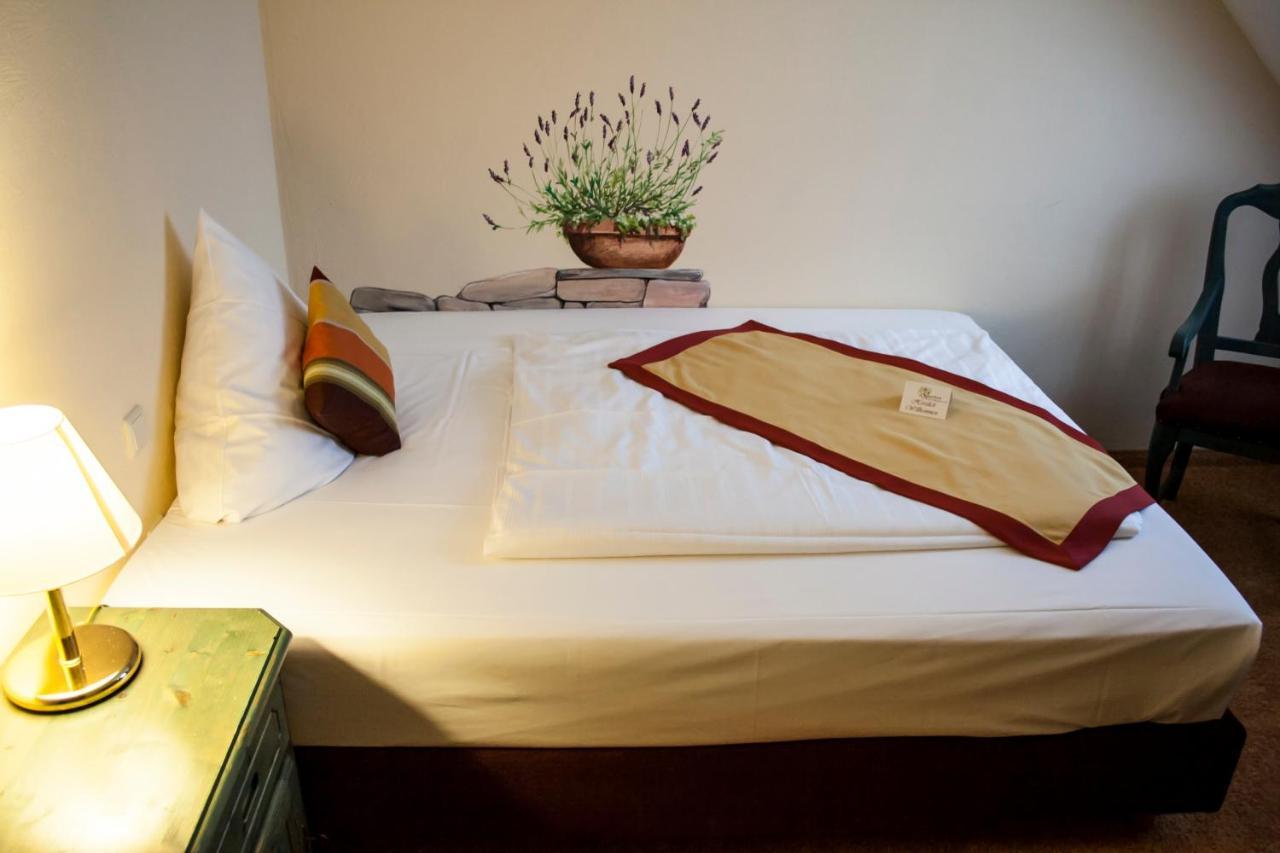 Hotel Speeter Weisenheim am Berg Δωμάτιο φωτογραφία