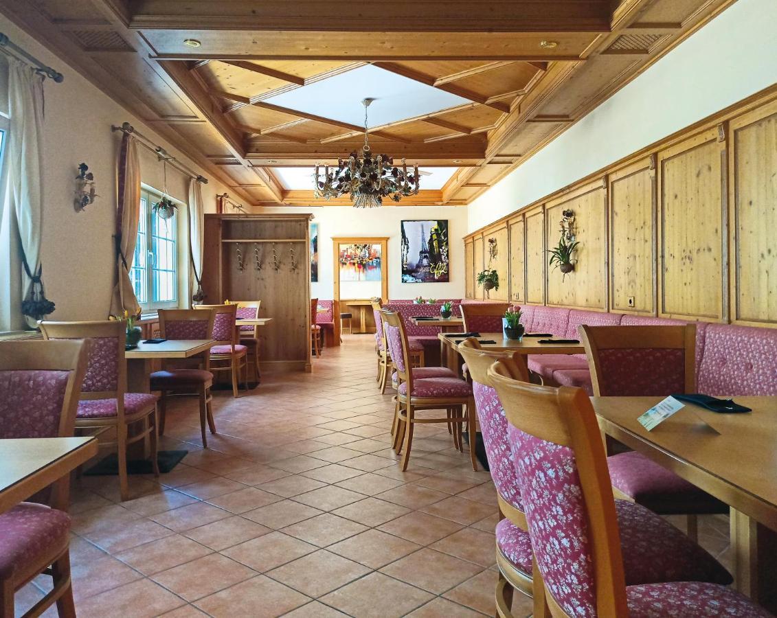 Hotel Speeter Weisenheim am Berg Εξωτερικό φωτογραφία