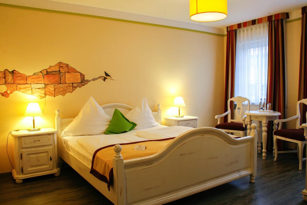 Hotel Speeter Weisenheim am Berg Εξωτερικό φωτογραφία