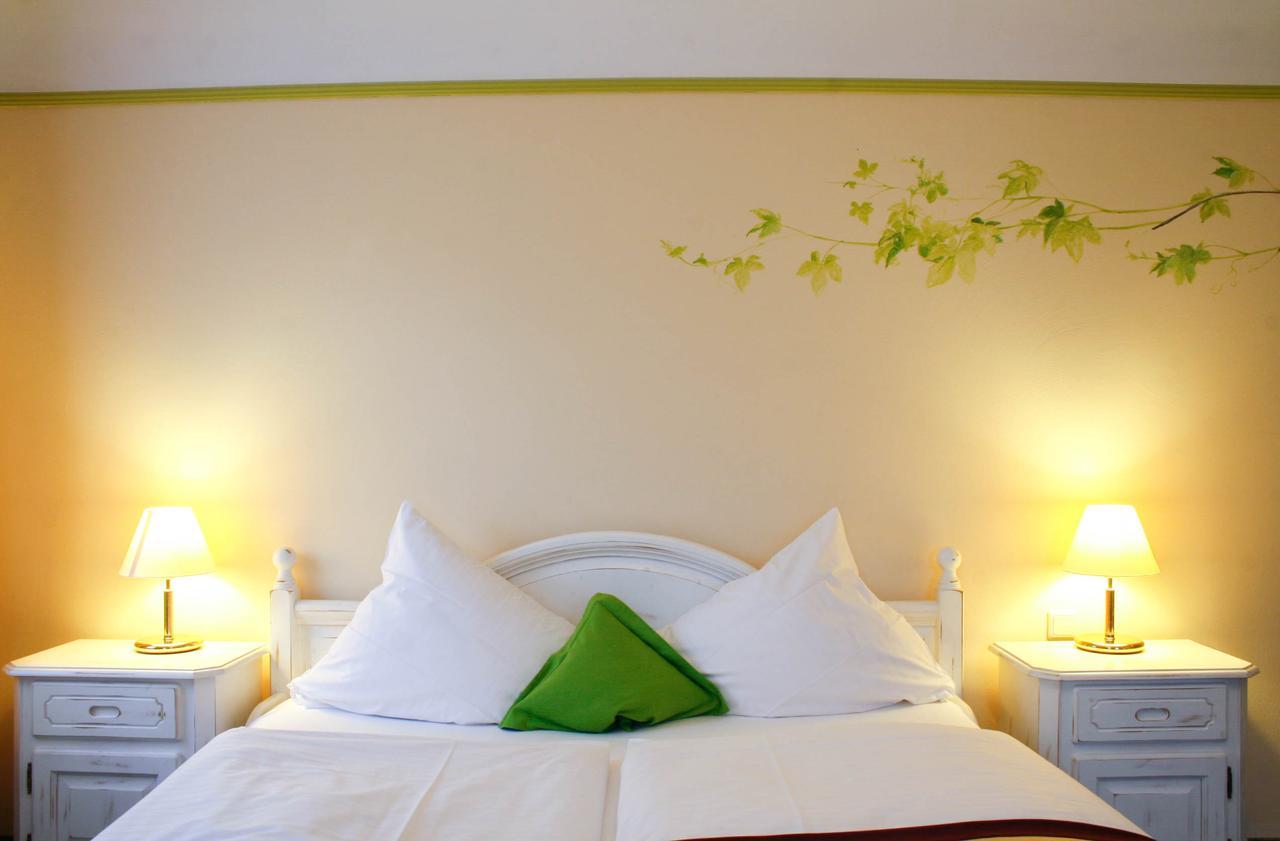 Hotel Speeter Weisenheim am Berg Εξωτερικό φωτογραφία