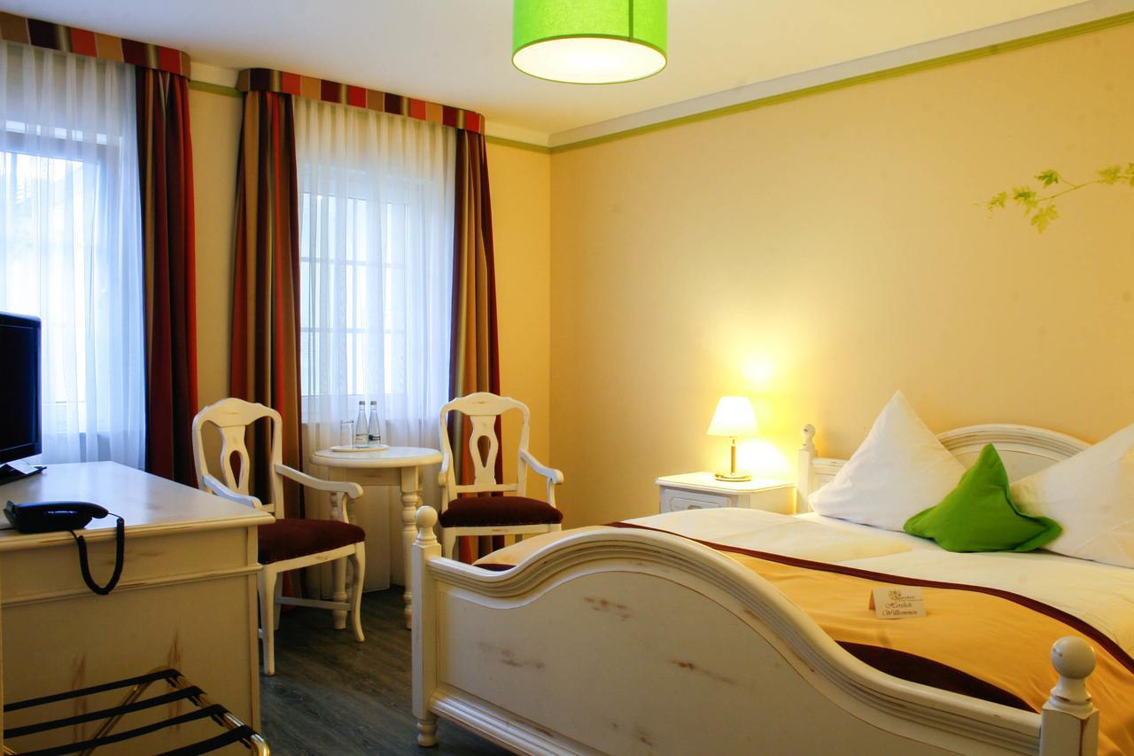 Hotel Speeter Weisenheim am Berg Εξωτερικό φωτογραφία