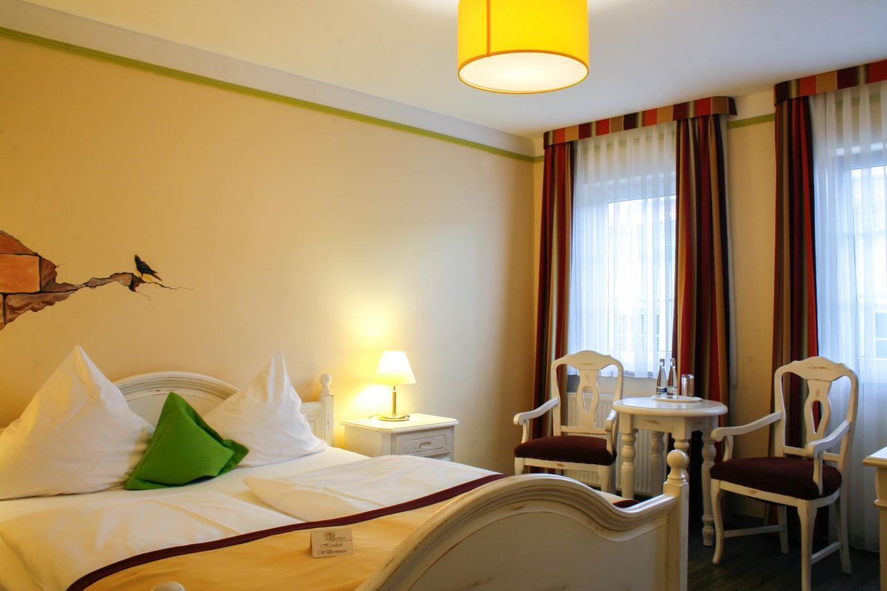 Hotel Speeter Weisenheim am Berg Εξωτερικό φωτογραφία
