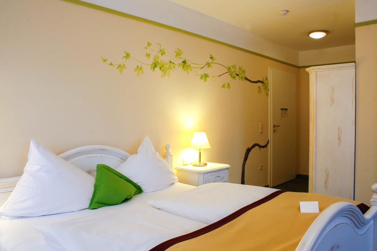 Hotel Speeter Weisenheim am Berg Εξωτερικό φωτογραφία